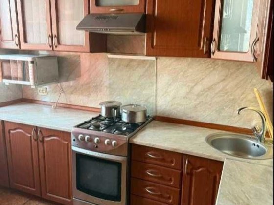 Продам 3-к квартиру, р-н ЖД рынка Изюм