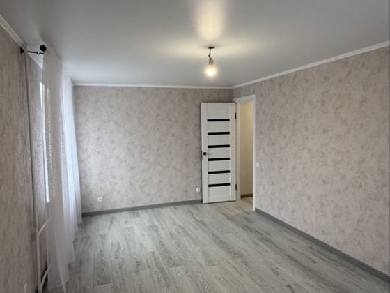 Продам двухкомнатную квартиру с ремонтом , 1 этаж, в центре, свой дворик!! Измаил