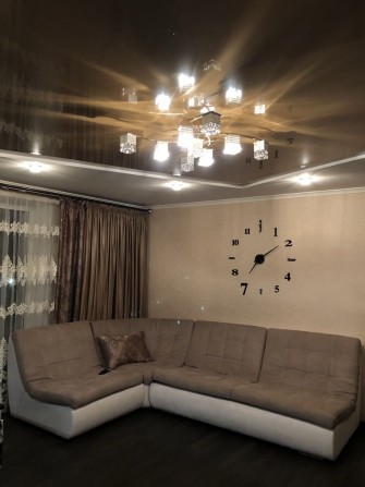 Продам 3-х комнатную квартиру в центре - фото 1