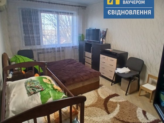 Продаж 2-кімнатної квартири по вул. 8 Березня V.M. Каменское
