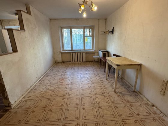 Продам 1 кім в центрі Чорноморську Чорноморськ