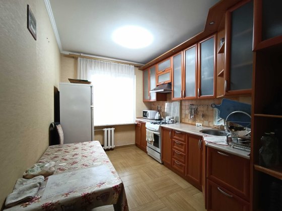 Трехкомнатная квартира в Черноморске, жилое состояние Черноморск
