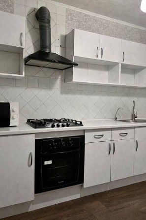 Продаж Три кімнатної квартири з ремонтом в Центрі Гостомеля, 2% офор - фото 1