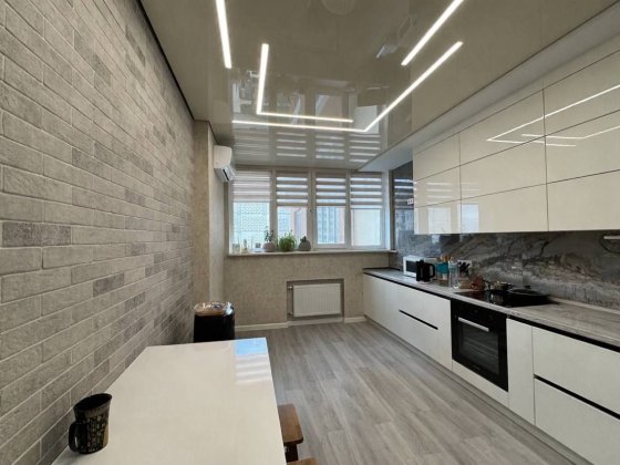 Продам 2 комнатную квартиру с евроремонтом Черноморск