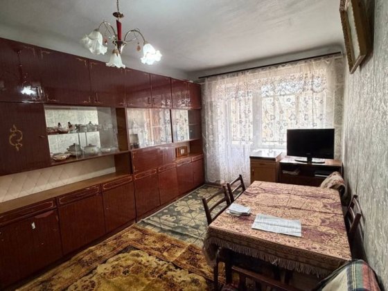 Продам двокімнатну квартиру р он черьомушки  з меблями Кам'янець-Подільський