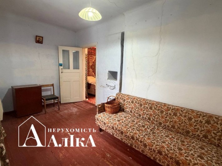 Продам невелику 2-кімнатну квартиру без зручностей - фото 1