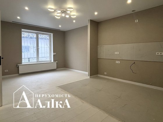 Продам 1-кімнатну квартиру в новобудові з ремонтом! Кам'янець-Подільський