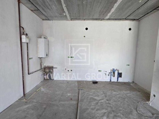 Продам квартиру з частковим ремонтом. Сертифікат . Мінімальне оформлення. Гостомель