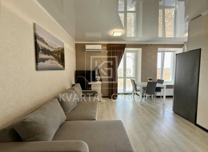 Продам ГАРНУ квартиру з ремонтом, меблями. ЖК Покровський. - фото 1