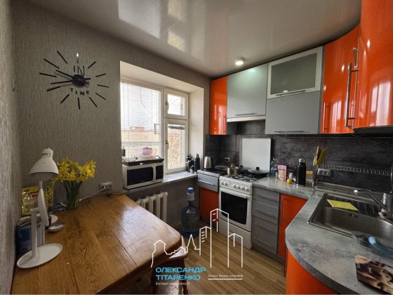 Продам 3-и кімнатну квартиру в житловому стані  на Руських Фільварках Каменец-Подольский