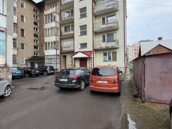 Елітна квартира біля парку центр Коломиї. Коломия