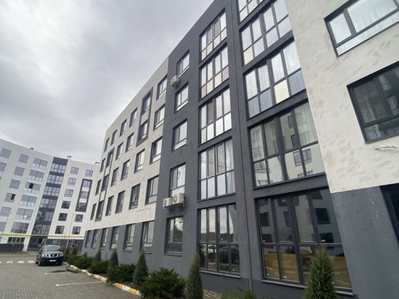 Велика однокімнатна квартира у продажі
