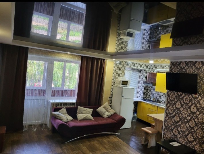 Продам квартиру трехкімнатну ,центер - фото 1