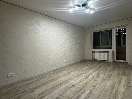 Продам 2-х кімнатну квартиру з ремонтом  (район Черемушки, водоканал)