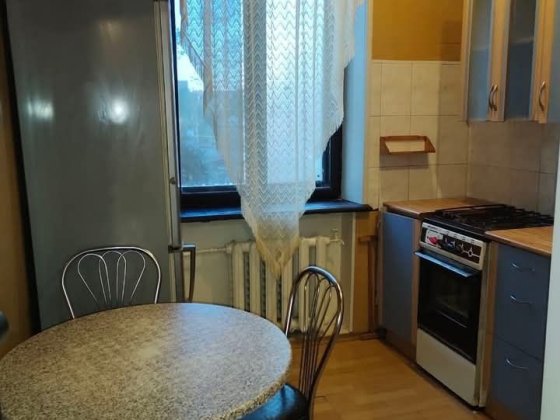 Продам  3-х кімнатну квартиру в центрі міста Коростень