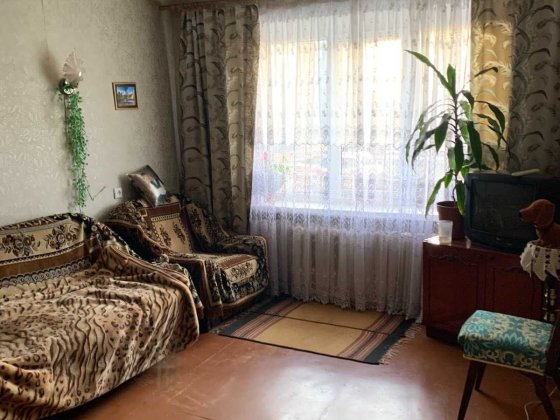 Продаю 3к квартиру перший поверх вул.Київська