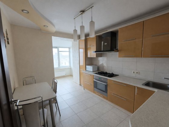 АББО трехкомнатная с ремонтом г.Черноморск Чорноморськ