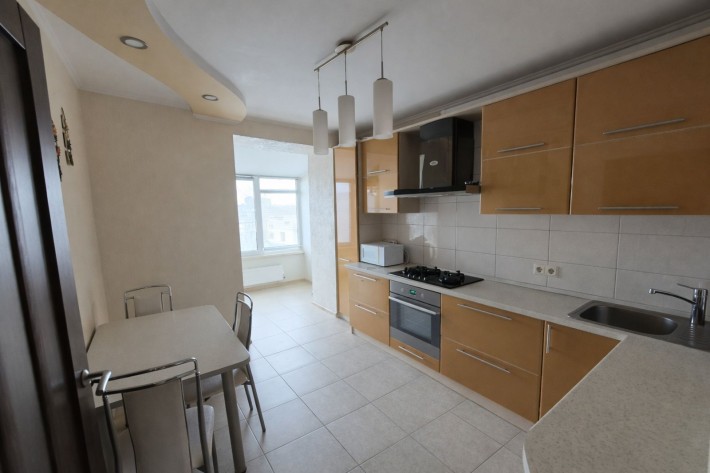 АББО трехкомнатная с ремонтом г.Черноморск - фото 1