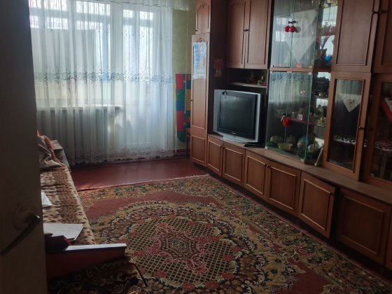 Продається 1 кімнатна квартира (Льотне містечко)