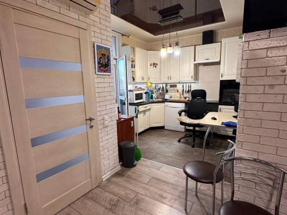 2 к.кв.в ЖК Кольоровий Бульвар, низький поверх !!! Черноморск