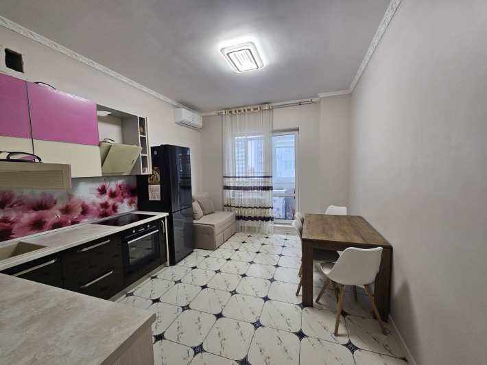 Продам двухкомнатную квартиру в Черноморске - фото 1