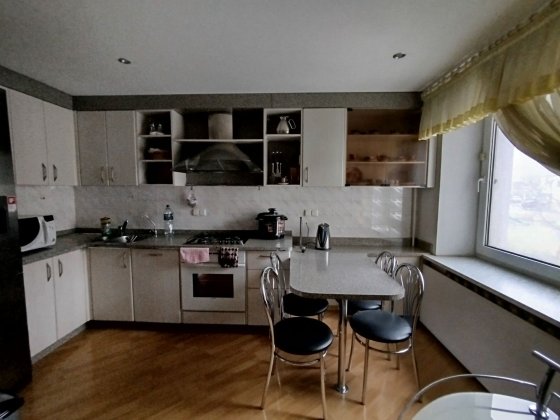 Продам 4 к.кв, центр Черноморска, 2 этаж. Чорноморськ