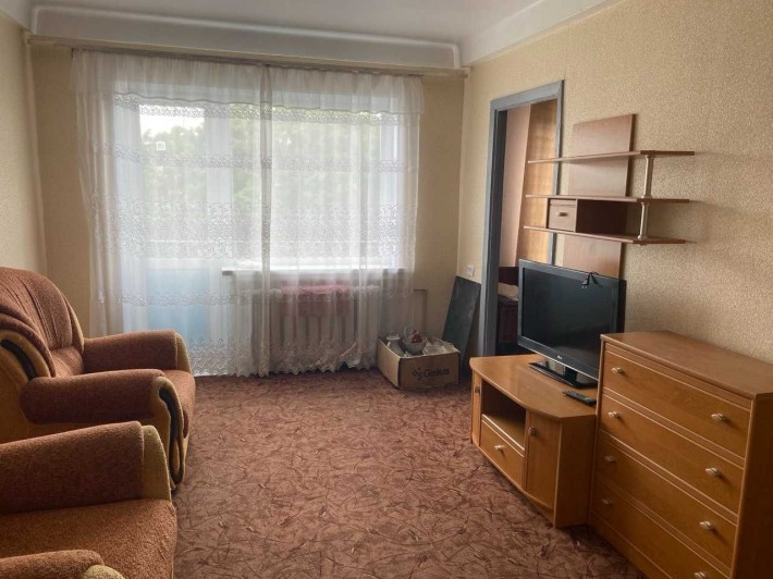 Продам 4-х к. квартиру - фото 1