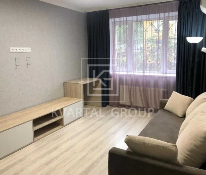 Продаж 1 кімнатної квартири з ремонтом. Коцюбинське вул. Доківська 9 - фото 1