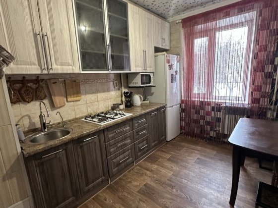 Продам  3-х кімнатну квартиру у м. Лозова Лозова