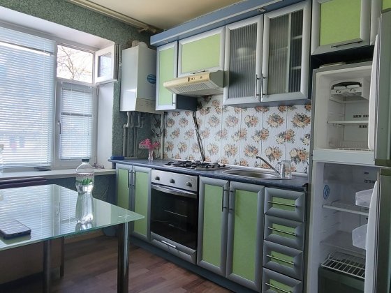 Продам 3х кімнатну квартиру. Марганець