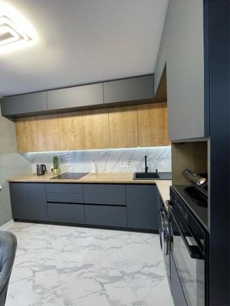 Продам 3-х кімнатну квартиру в місті Нетішин - фото 1