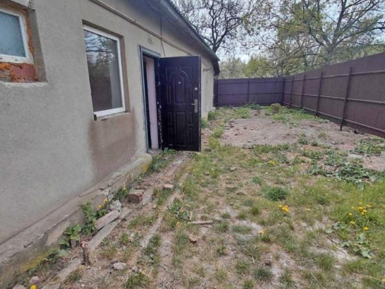 Продається двокімнатний будинок Мукачево