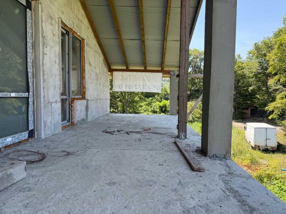 Дві квартири (по 210 кв.м.) із земельними ділянками (по 5 соток) Мукачево