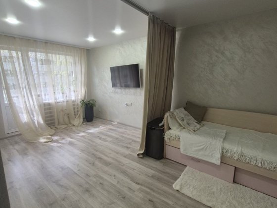 Продам 1 к сучасну  квартиру Павлоград