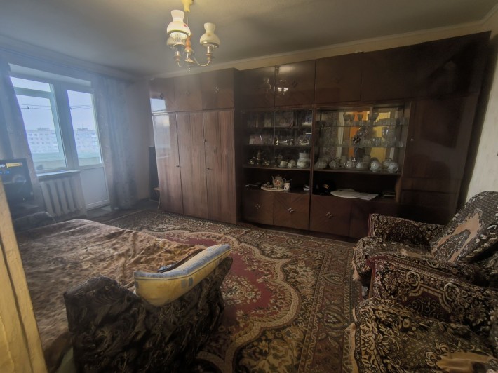 Продам трёхкомнатную на Обелиске 30900 - фото 1