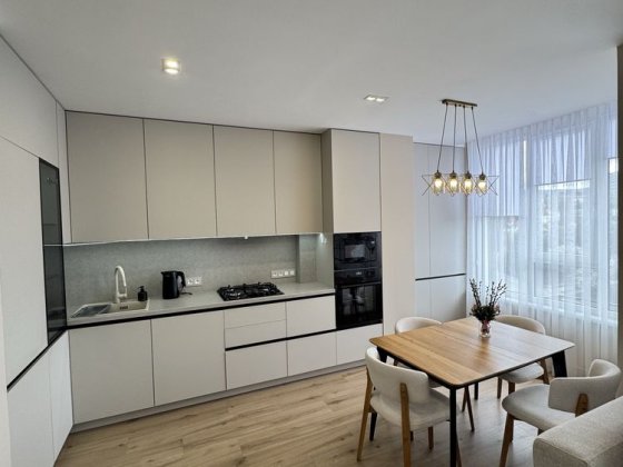 Продається квартира з сучасним ремонтом і меблями в центрі Трускавця Трускавец