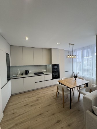 Продається квартира з сучасним ремонтом і меблями в центрі Трускавця - фото 1