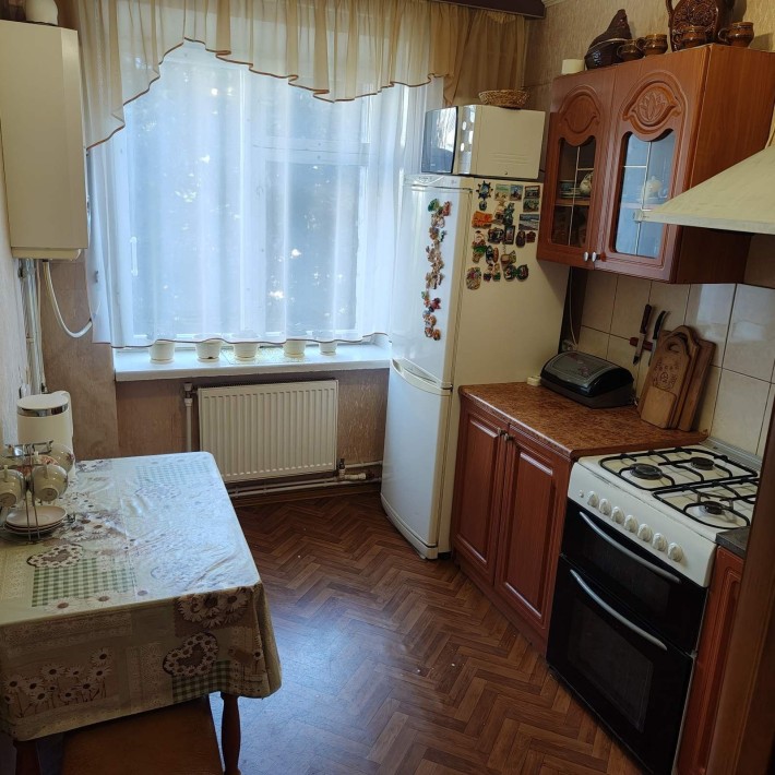 Продається трьох кімнатна квартира - фото 1