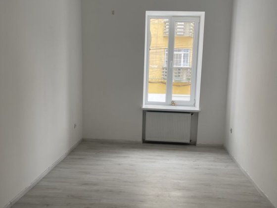 Продаж 2-х кімнатної квартири в центрі. БЕЗ КОМІСІЇ ДЛЯ ПОКУПЦЯ. Хотин