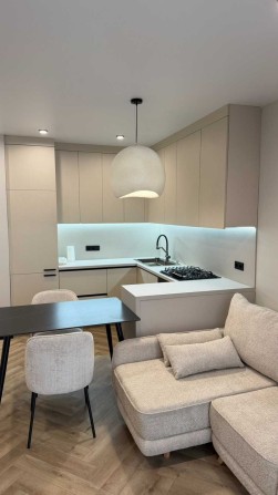 У продажу класна 2к квартира з дизайнерським ремонтом! ід 41632 - фото 1