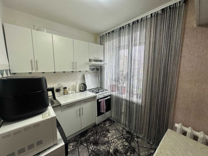 Двокімнатна в самому Центрі, ідеальний варіант для життя і інвестицій. - фото 1