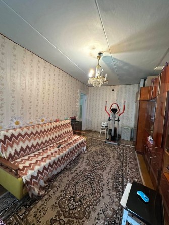 Продається 2 - кімнатна квартира - фото 1