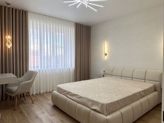 Продаж 2к поруч з центром міста . Хмельницкий