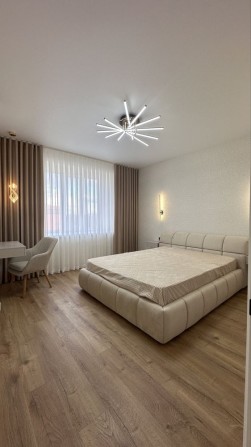 Продаж 2к поруч з центром міста . - фото 1