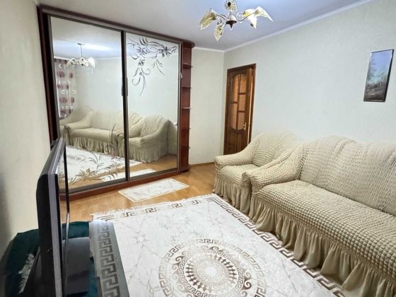 Дуже приваблива квартира на Виставці у хорошому стані Хмельницький