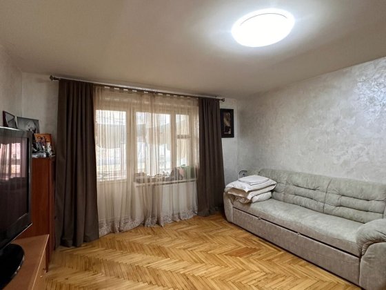 Терміново продам 3-х кімнатну квартиру Шептицкий