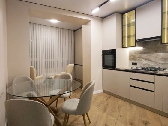 Центр міста, якісний ремонт, меблі і техніка. Ніхто не проживав Хмельницький