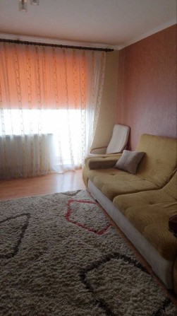 Затишна 3-к квартира (64 м²) з частковим меблюванням - фото 1