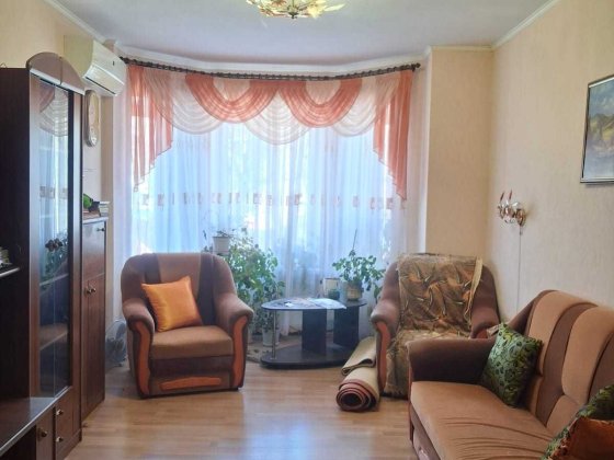 Продається 2х кімнатна квартира з ремонтом та всім необхідним у центрі міста Шостка, можна по сертиф Шостка