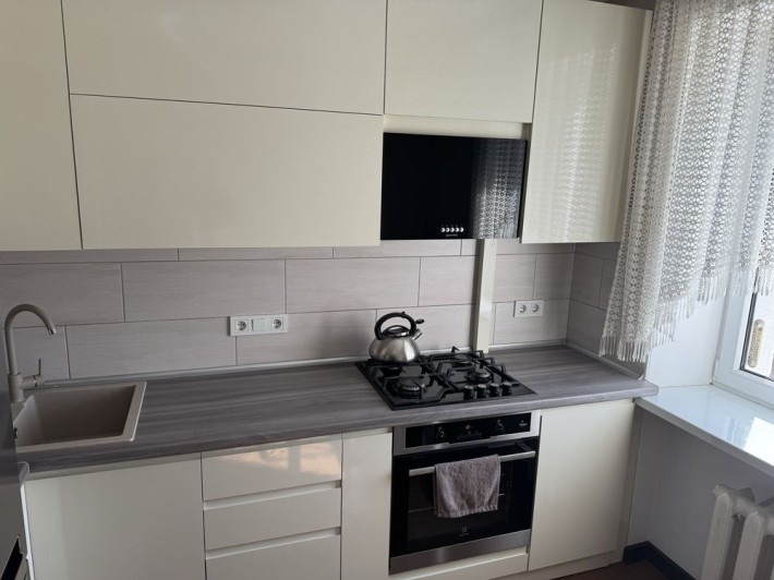 Продаю двухкімнатну квартиру - фото 1